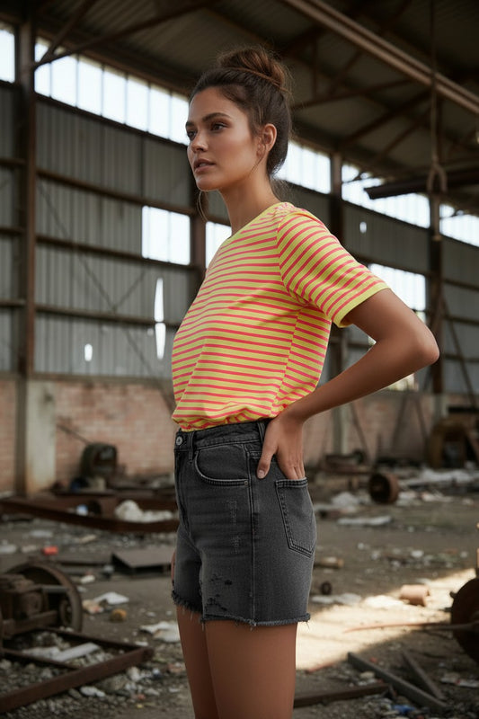 T-Shirt Riscas Neon Rosa e Amarelo